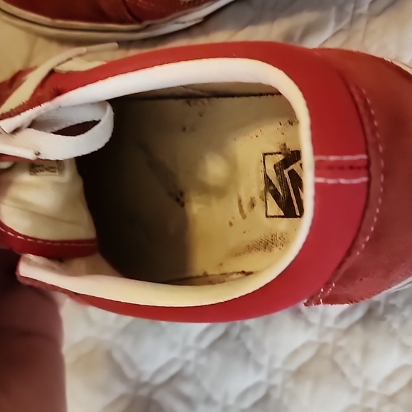 Vans - Picture 5 of 8